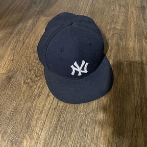 New York Yankee Fitted Hat Navy Blue Baseball Cap Size 7 3/8